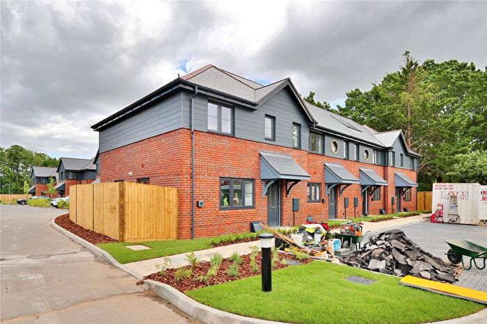 3 Bedroom End Of Terrace House For Sale In Florence Close, Send, Woking, Surrey, GU23
