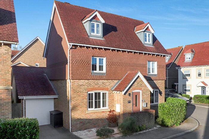 5 Bedroom Detached House To Rent In Lewis Road, Hawkinge, CT18