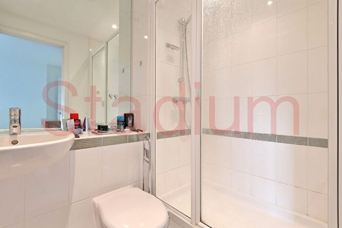 2 Bedroom Flat To Rent In Vizion, London, Epc Rating B, N7