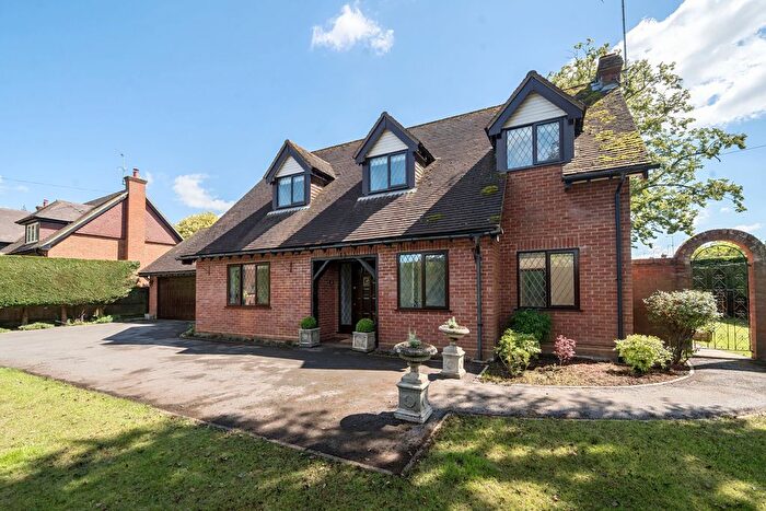 4 Bedroom Detached House For Sale In Backsideans, Wargrave, Reading, Berkshire, RG10