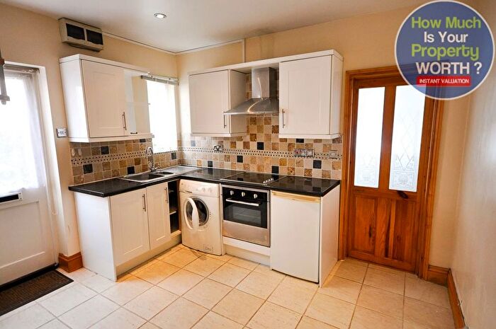 1 Bedroom Flat To Rent In Goldington Avenue, Bedford, MK40