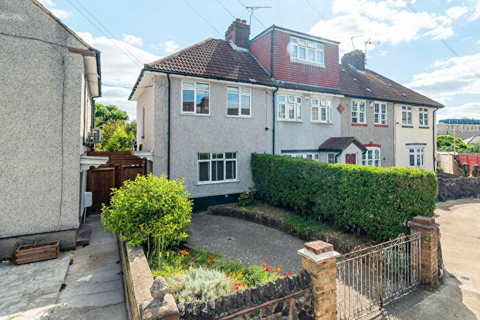 2 Bedroom House For Sale In Hesperus Crescent, London, E14