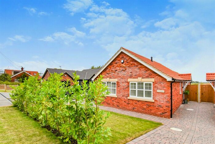 2 Bedroom Detached Bungalow For Sale In Barrow, DN19