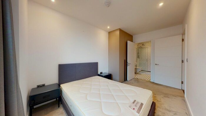 3 Bedroom Flat To Rent In Cremer Street, London, E2
