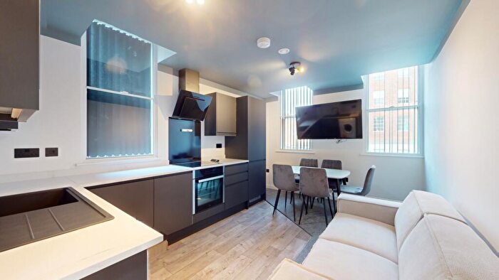 5 Bedroom Terraced House To Rent In Flat, Low Pavement, Nottingham, Nottinghamshire, NG1