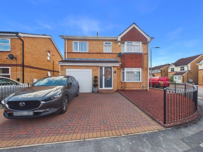 4 Bedroom Detached House For Sale In Swallowfield Drive, Hull, HU4
