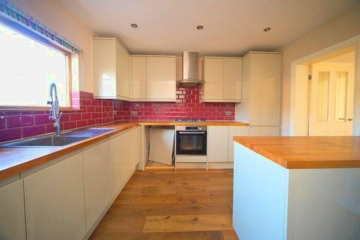 2 Bedroom Property To Rent In York Road, London, N18