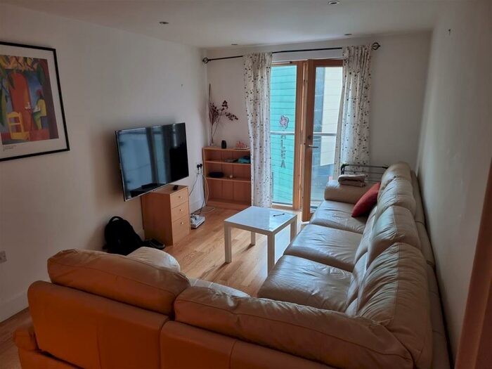 1 Bedroom Apartment To Rent In Crozier House, Leeds, West Yorkshire, LS10