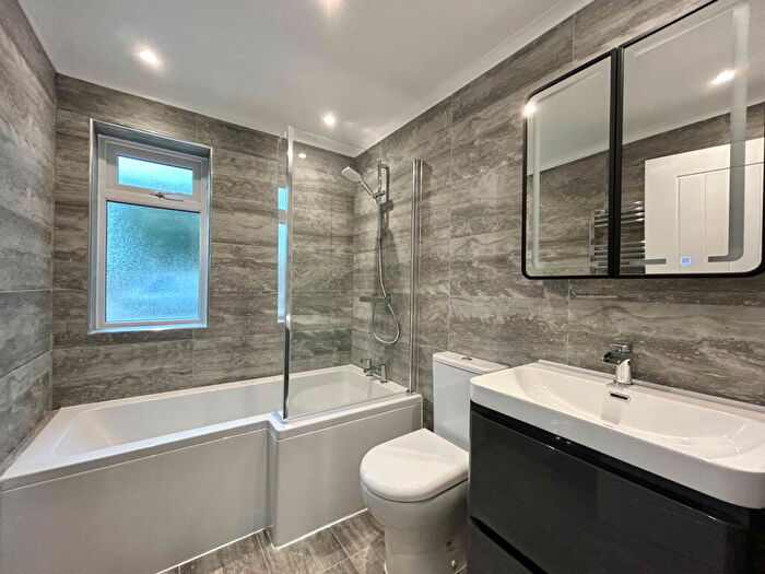 1 Bedroom Flat For Sale In Wykeham Road, Sittingbourne, ME10