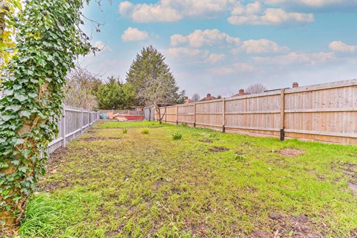 4 Bedroom Detached House To Rent In Glenthorne Gardens, Sutton, SM3