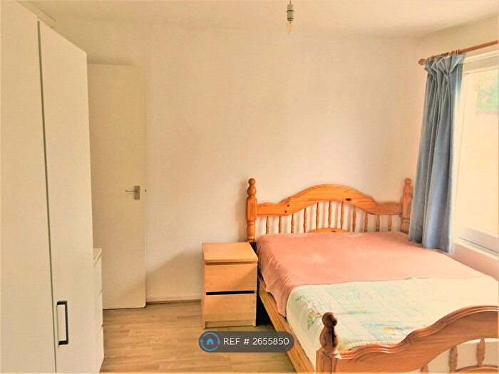 1 Bedroom Flat To Rent In Tilehouse Close, Headington, Oxford, OX3