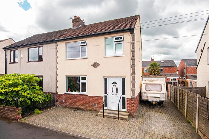 3 Bedroom Semi-Detached House For Sale In Stevenson Avenue, Farington, Leyland, PR25