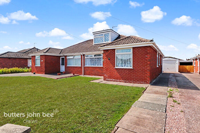 3 Bedroom Semi-Detached Bungalow For Sale In Eliot Close, Crewe, CW1