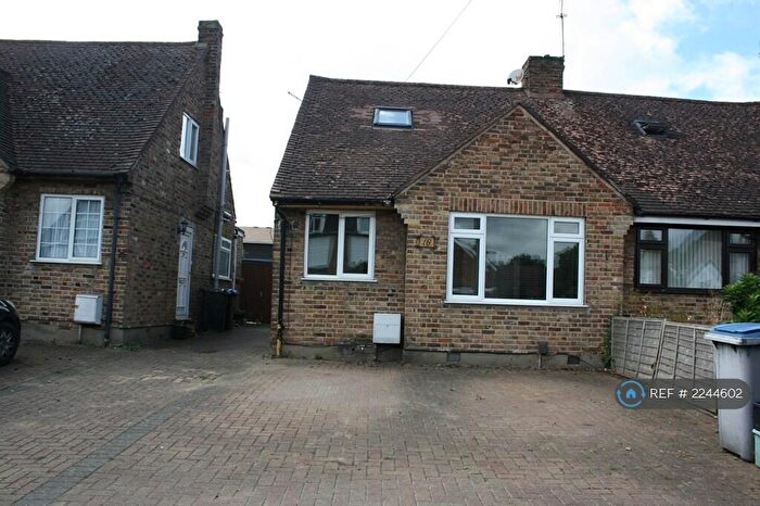 3 Bedroom Semi-Detached House To Rent In Chequers Orchard, Iver, SL0