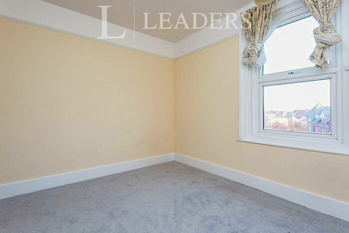 3 Bedroom Flat To Rent In Clarendon Road, Southsea, PO5