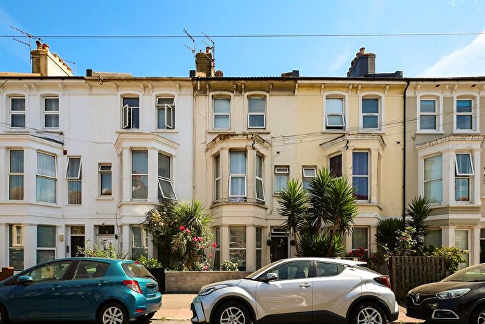 1 Bedroom Flat For Sale In Langney Road, Eastbourne, BN21