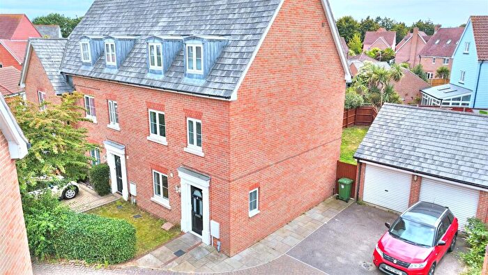 3 Bedroom Semi-Detached House To Rent In Holly Close, Purdis Farm, IP3