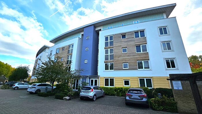 2 Bedroom Flat To Rent In Creswell Drive, Beckenham, BR3