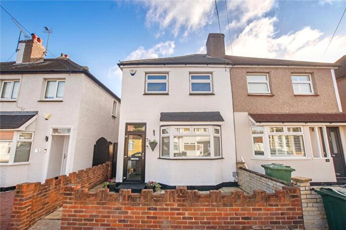 2 Bedroom Semi Detached House For Sale In Beaconsfield Road, Bexley, Kent, DA5
