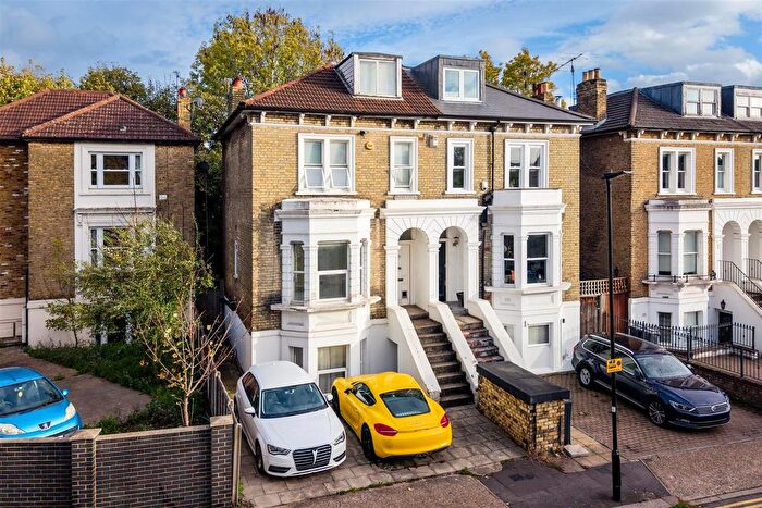 1 Bedroom Flat For Sale In Brooks Road, W4