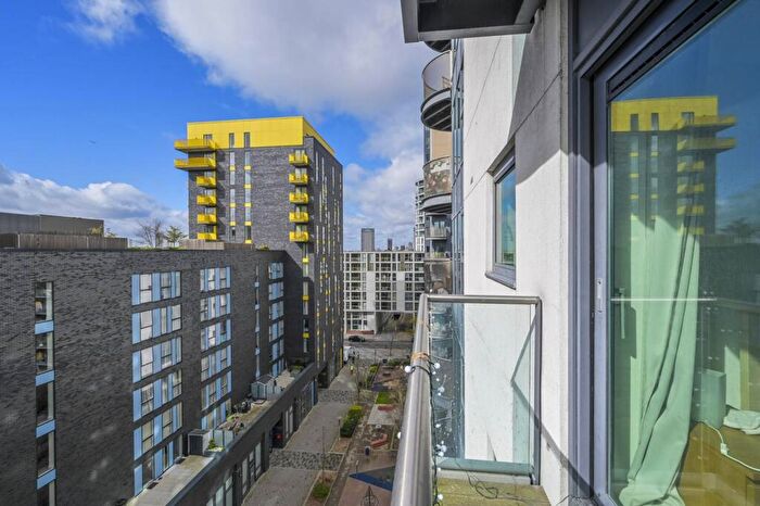 1 Bedroom Flat For Sale In Millharbour, Canary Wharf, London, E14