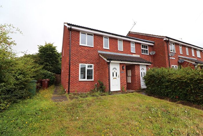 1 Bedroom Maisonette To Rent In Chale Court, Stanford-Le-Hope, SS17
