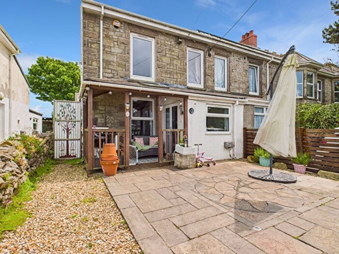2 Bedroom Property For Sale In Four Lanes, Redruth - Delightful Garden, TR16