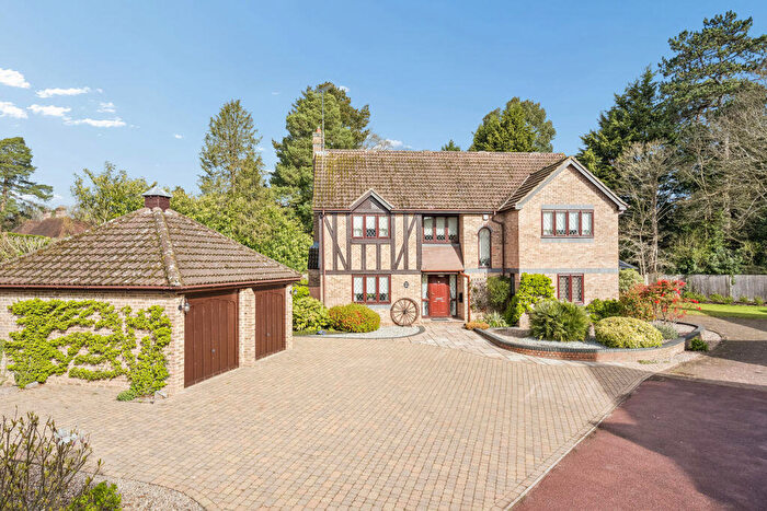 5 Bedroom Detached House For Sale In Hammond End, Farnham Common, SL2