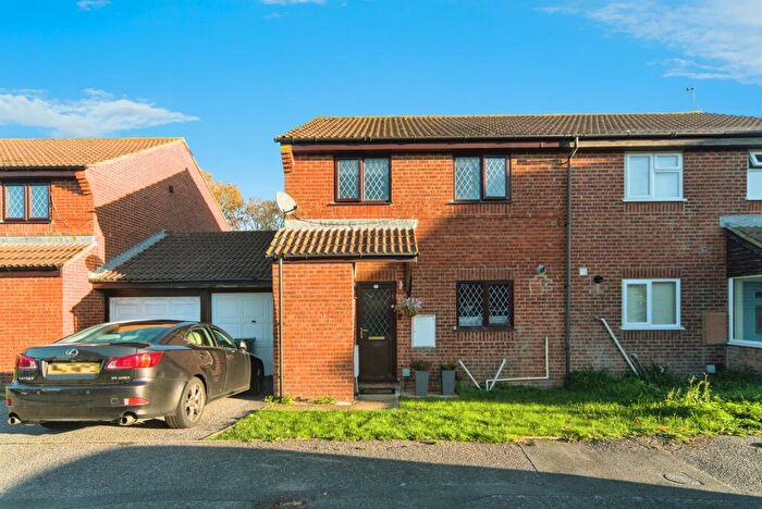 3 Bedroom Semi Detached House For Sale In Bembridge Road, Eastbourne, BN23