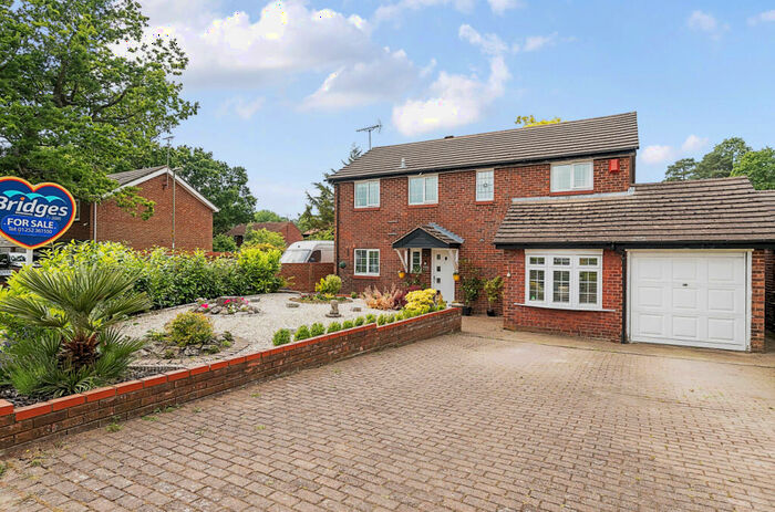 5 Bedroom Detached House For Sale In Fleet Road, Farnborough, Hampshire, GU14