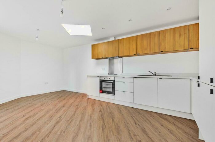 1 Bedroom Maisonette To Rent In Springfield Road, Windsor, SL4