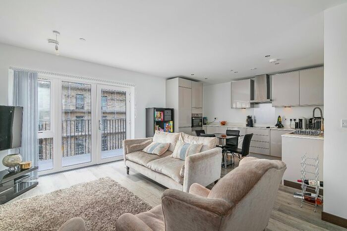 2 Bedroom Flat To Rent In Sydney Road, Watford, WD18