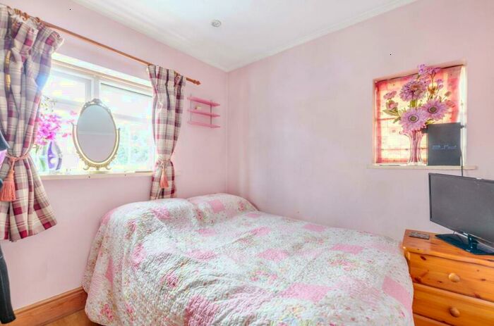 5 Bedroom Detached House For Sale In Old Howletts Lane, Ruislip, HA4