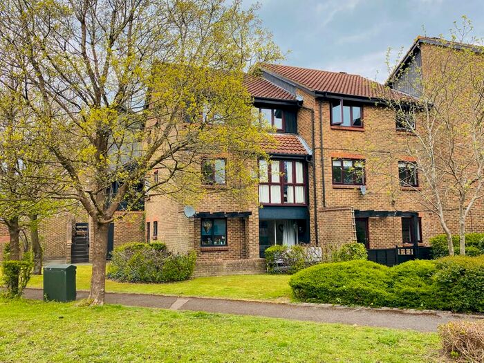 1 Bedroom Apartment To Rent In Langshott, RH6