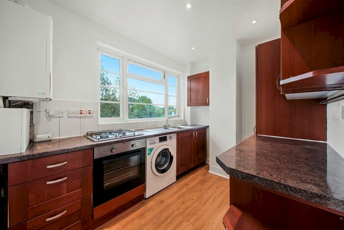 1 Bedroom Flat To Rent In Clive Road, West Dulwich, London, SE21