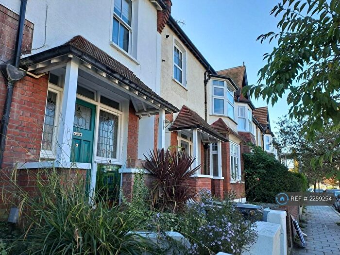 1 Bedroom Flat To Rent In Broxholm Road, London, SE27