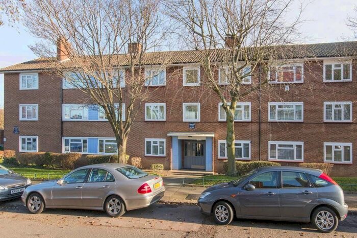 2 Bedroom Flat To Rent In Elsinore Road, Forest Hill, London, SE23