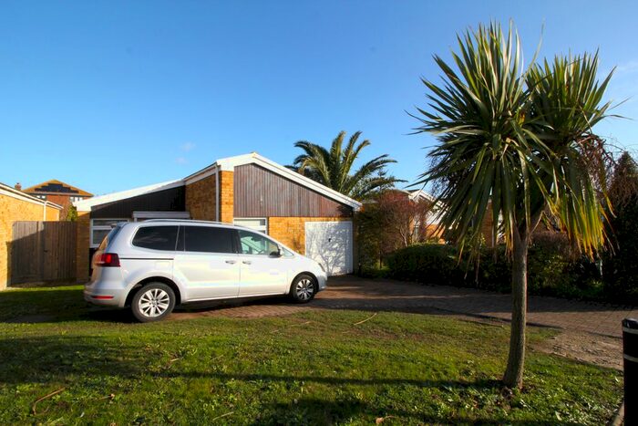 3 Bedroom Detached Bungalow To Rent In Knockholt Road, Cliftonville, Margate, CT9