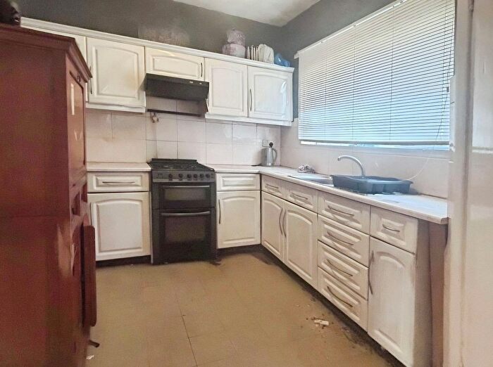 3 Bedroom End Of Terrace House For Sale In Kings Mead, Pontefract, WF8