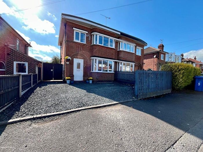 3 Bedroom Semi Detached House For Sale In Lilac Avenue, Kingsway, Derby, Derbyshire, DE22
