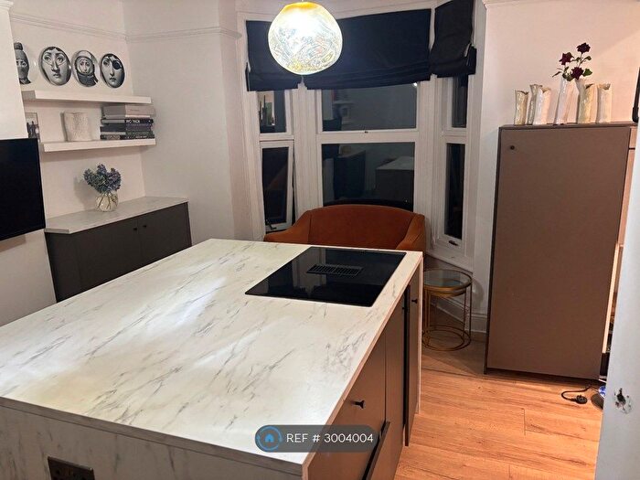 3 Bedroom End Terrace House To Rent In Sharrow Vale Rd, Sheffield, S11