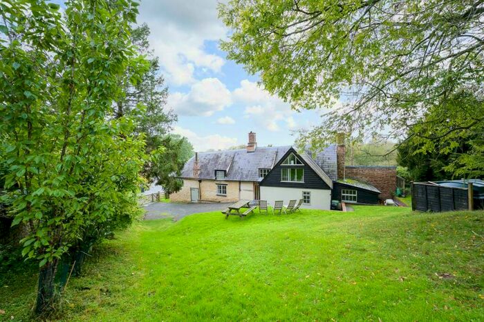 4 Bedroom Character Property To Rent In Anchor & Can, Foy, Ross-on-Wye, HR9