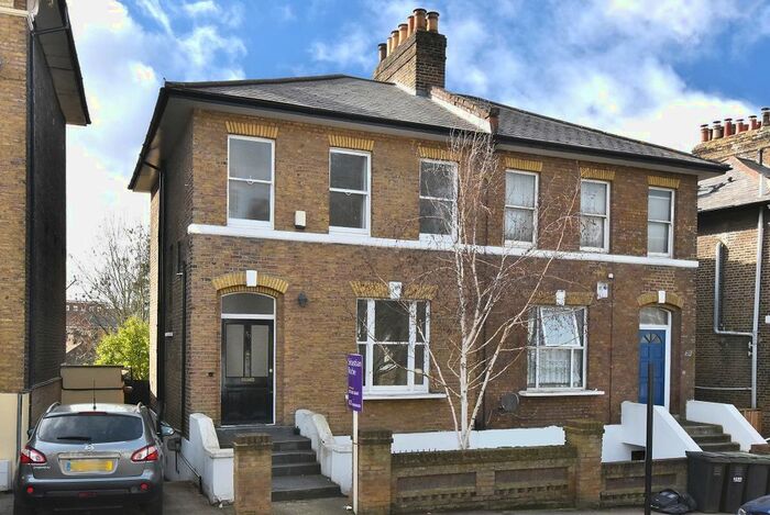 5 Bedroom Semi-Detached House To Rent In Morley Road, London, SE13