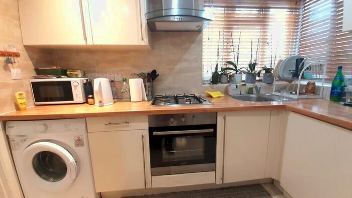1 Bedroom Flat To Rent In Hampden Road, London, N10