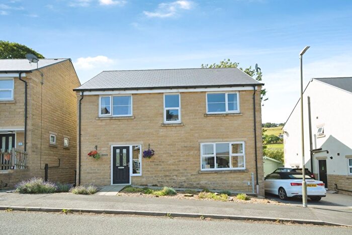 4 Bedroom Detached House For Sale In Carr Road, Buxton, Derbyshire, SK17