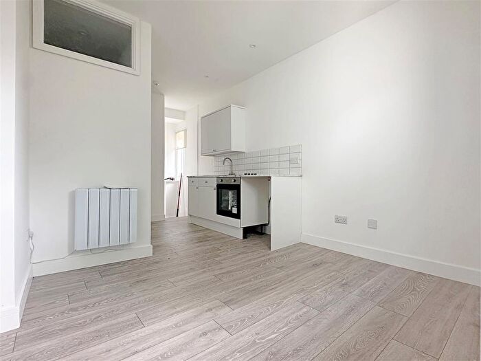 Studio To Rent In Lansdowne Place, Hove, BN3