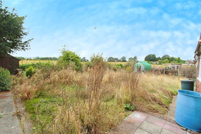 3 Bedroom Bungalow For Sale In Keycol Hill, Bobbing, Sittingbourne, ME9