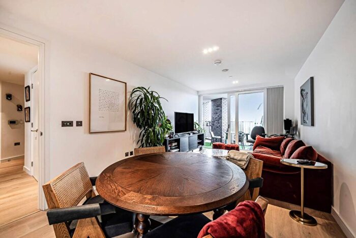 2 Bedroom Flat For Sale In Belsize Road, South Hampstead, London, NW6