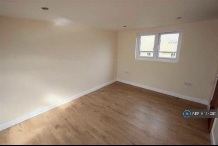 5 Bedroom Terraced House To Rent In Venue Street, Poplar, E14