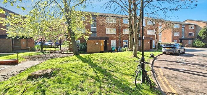 1 Bedroom Flat To Rent In Buckingham Avenue, Perivale, Greenford, Middlesex, UB6